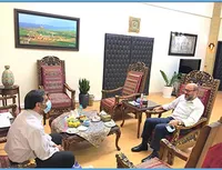 یک استکان چای با حسین دهقان