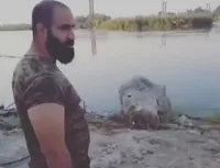 آقازاده بر لب آب!
